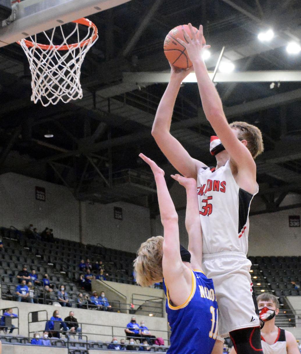 BOYS HOOPS Hustisford, Eggleston break pair of records on way to first