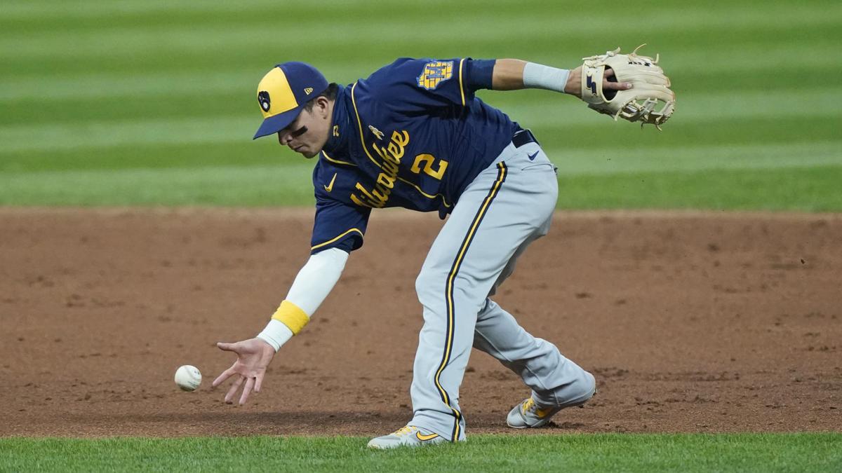 Brewers pitchers and catchers have first spring training workout