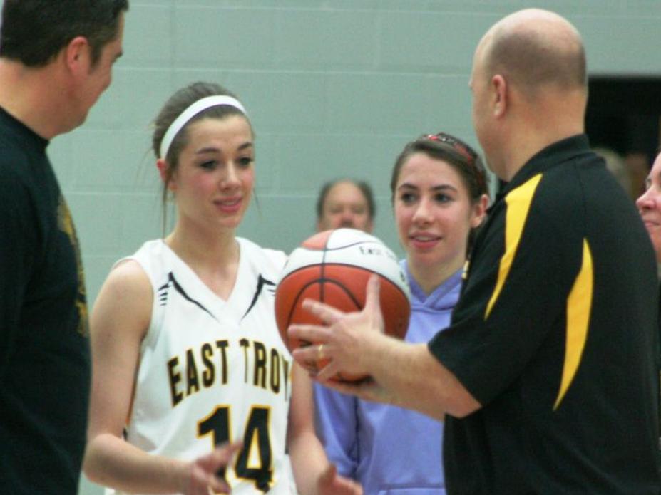 Prep Girls Basketball No 3 East Troy Upends No 2 Brodhead
