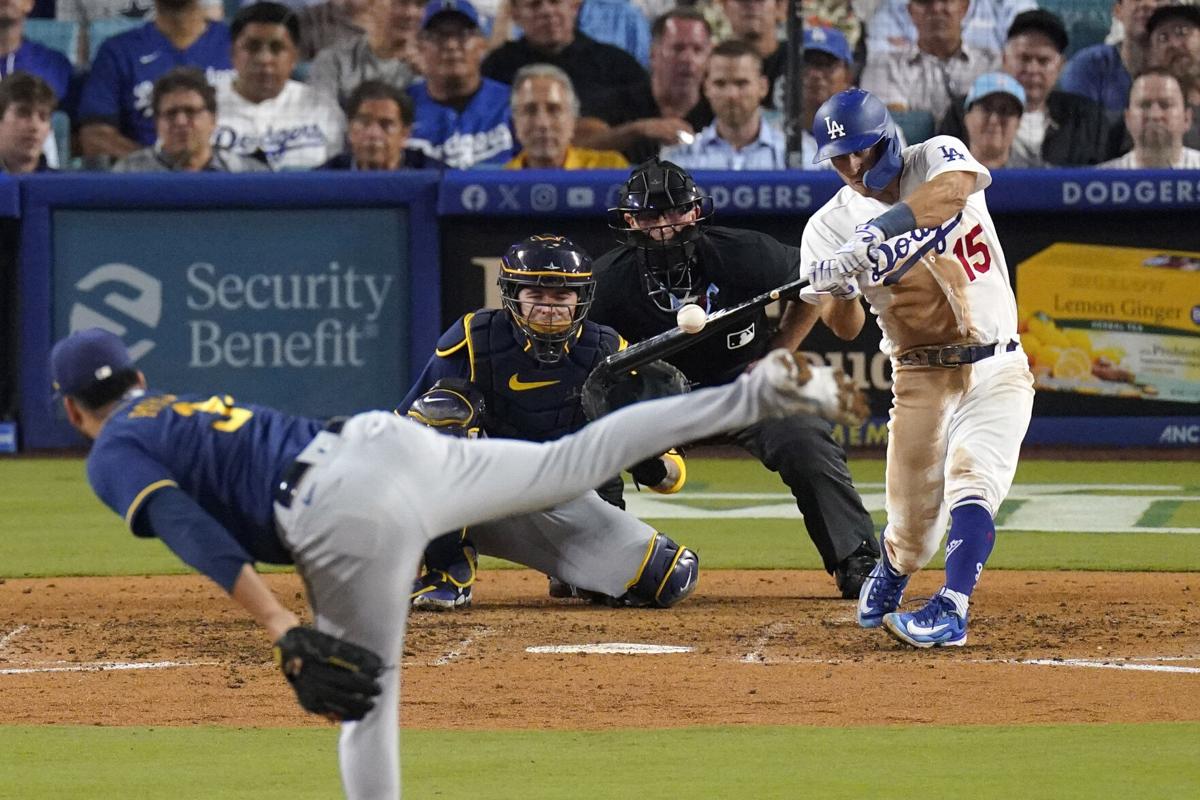 Dodgers win 9th in a row with 6-2 victory over Brewers in matchup
