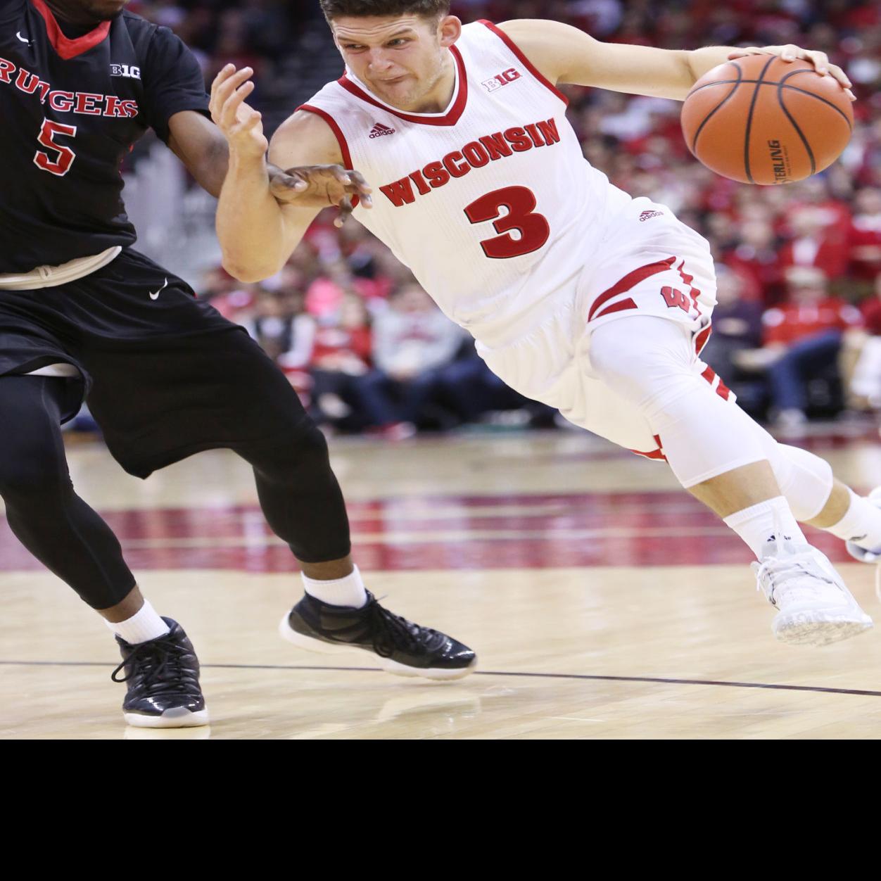 Badgers Men S Basketball Zak Showalter S Career Day Leads Uw To