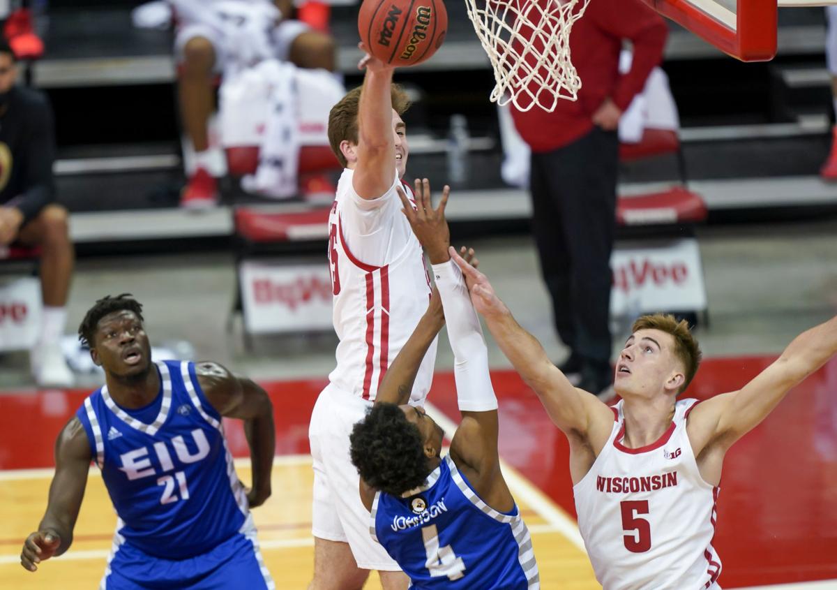 E Illinois Wisconsin Basketball