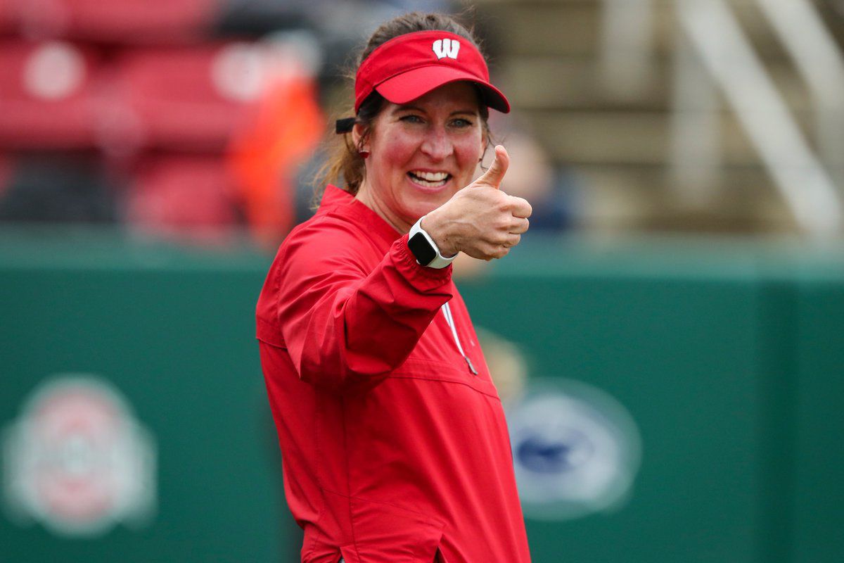wisconsin badgers visor