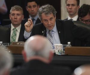 E.J. Dionne Jr.: Will Democrats out-populist Trump in Ohio?