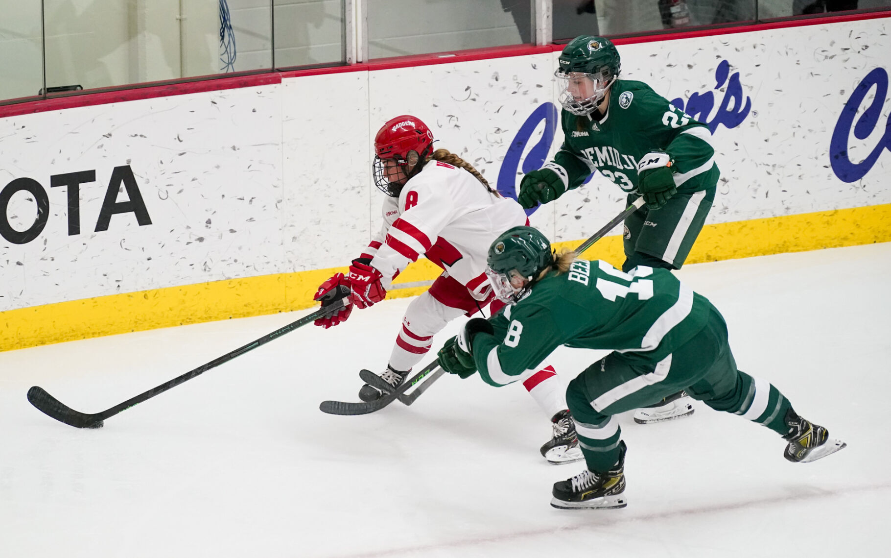 Wisconsin womens hockey team has one of its top scorers enter the transfer portal