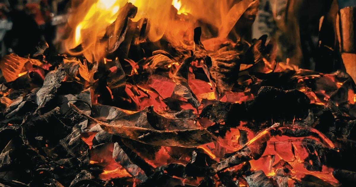 Douglas Avenue fire leaves two apartment units uninhabitable