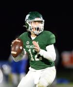 Madison-West-at-Memorial-football-09-I8B0337.jpg