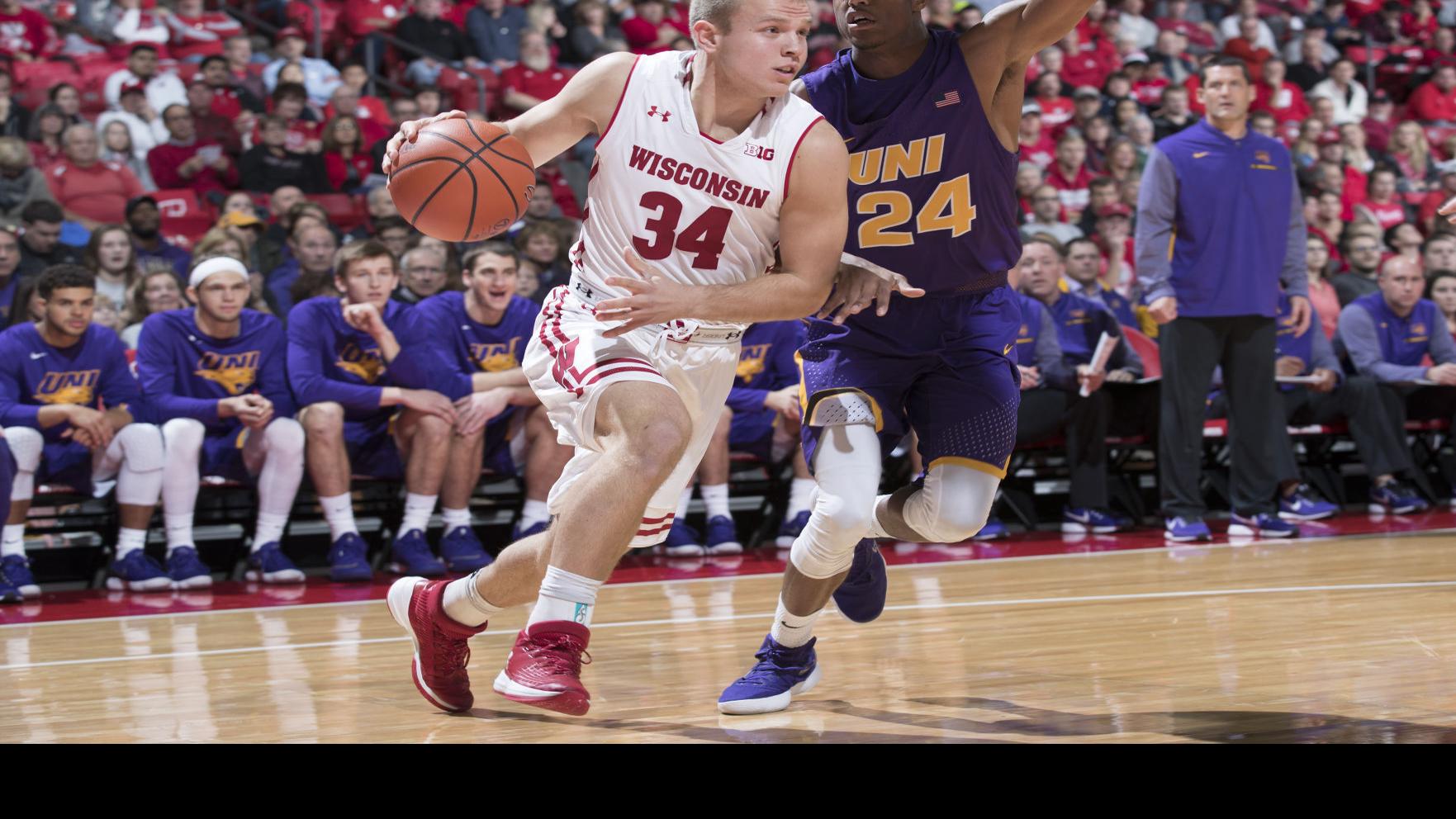 Badgers Men S Basketball Brad Davison S Grit Personality Meshes
