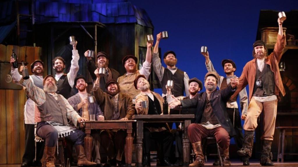 Fiddler On The Roof Anchored By Strong Character Tradition Entertainment Madison Com