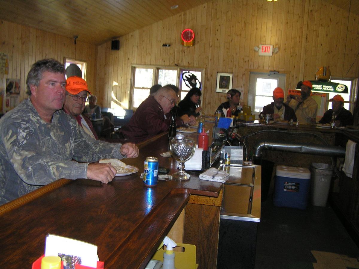 Packer Bar Stool, Jerry Davis Does Sitting On A Deer Stand Beat Sitting On A Bar Stool Watching The Packers Outdoors Madison Com