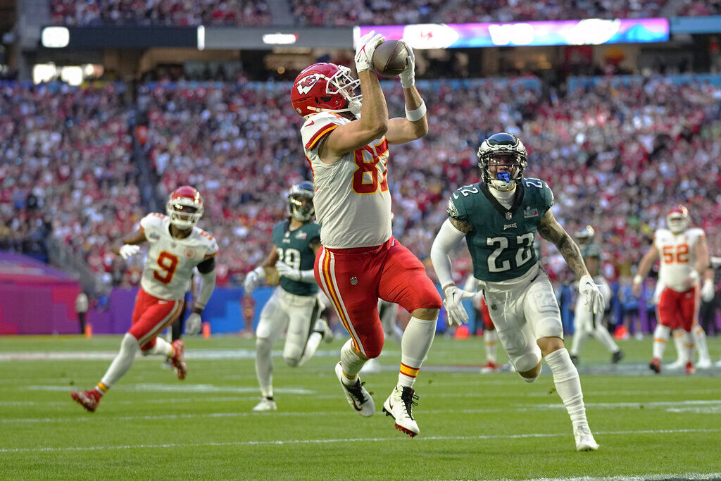 Super Bowl 57: Kansas City Chiefs advance to face Philadelphia Eagles