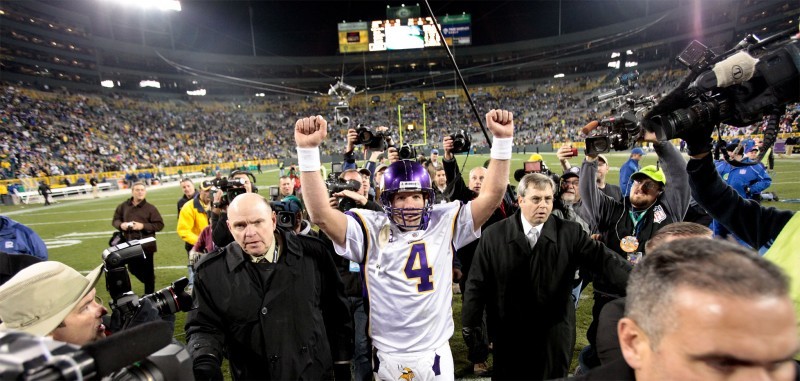 Favre returns to Lambeau and leads Vikings to 38-26 win