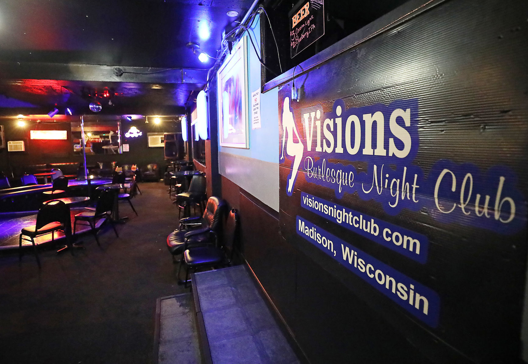 strippers at Visions strip club 