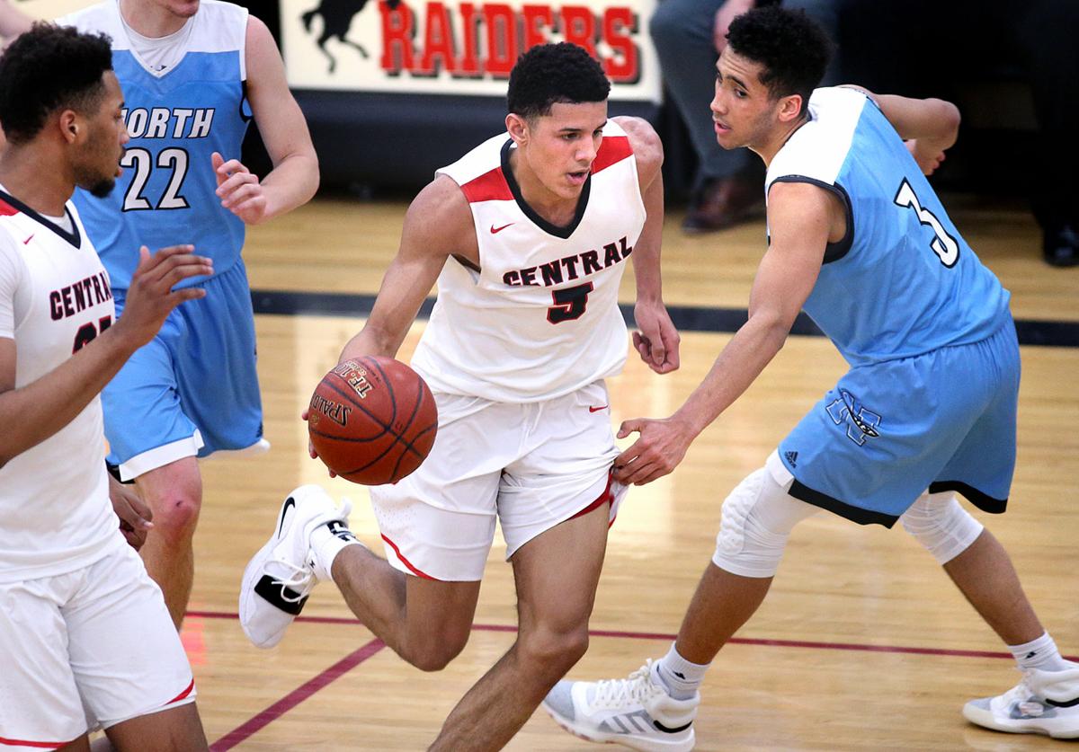 Johnny Davis Dazzled For La Crosse Central Looks To Do The Same
