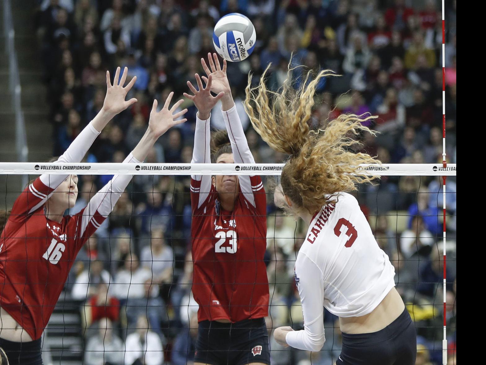 Fighting To The Finish Wisconsin Badgers Volleyball Team Swept By Stanford Cardinal In Ncaa Final College Volleyball Madison Com