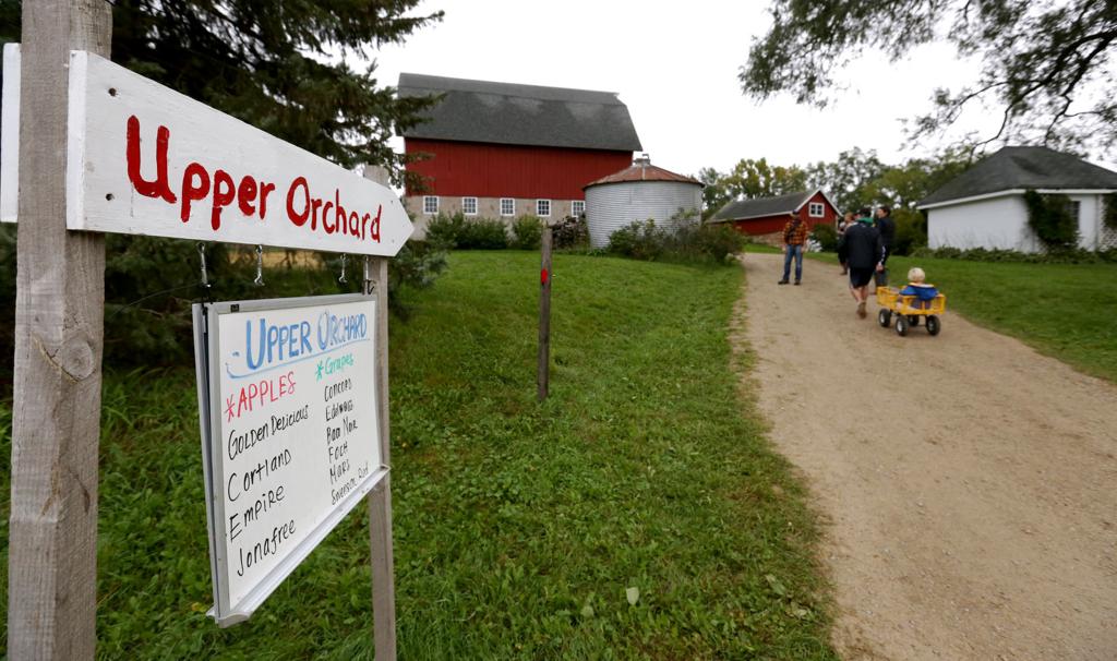 Photos A Fall Day At Door Creek Orchard Local News Madison Com