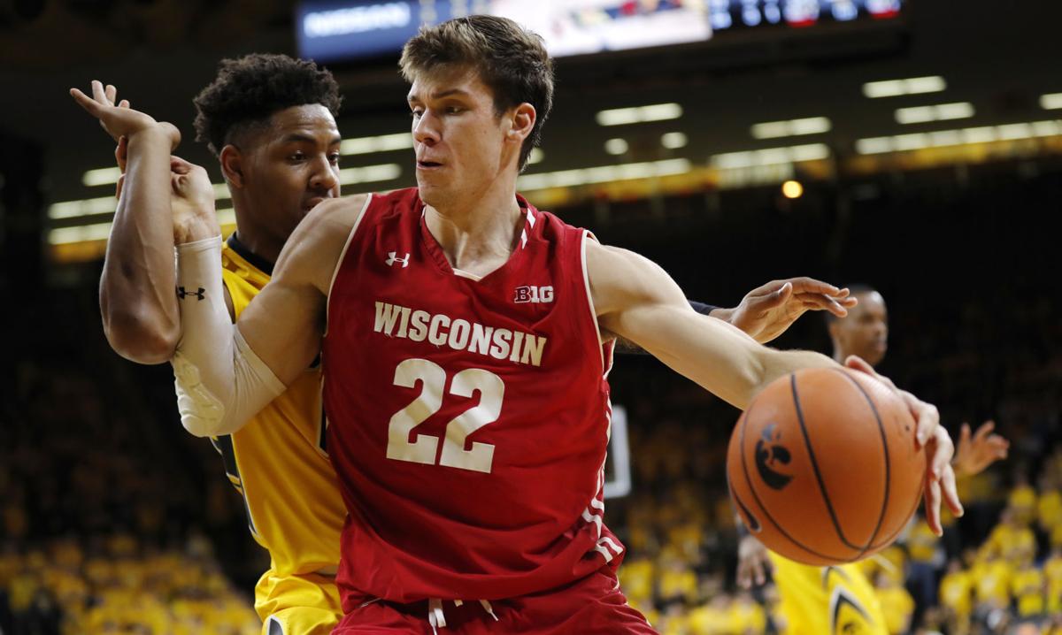 Wisconsin Badgers Overpowered As Iowa Hawkeyes Roll To 85 67 Win