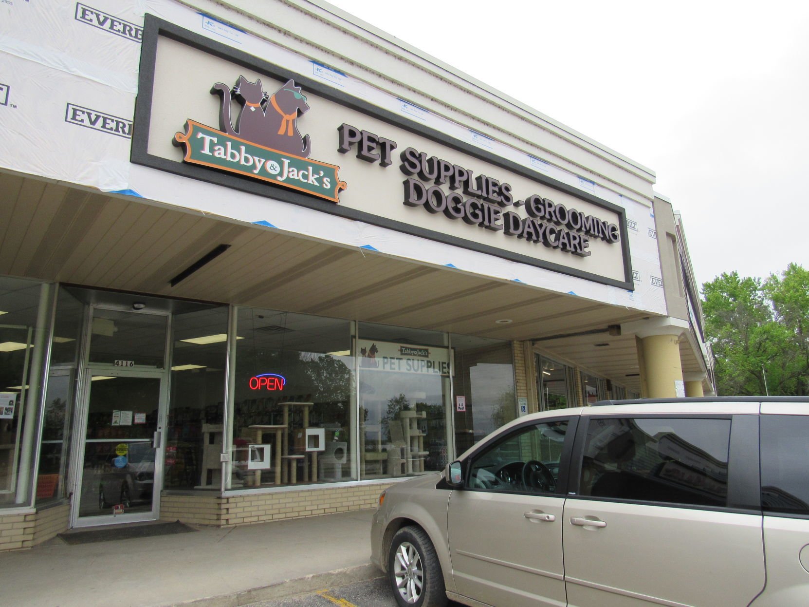 East Side pet supply stores find their niche and create community