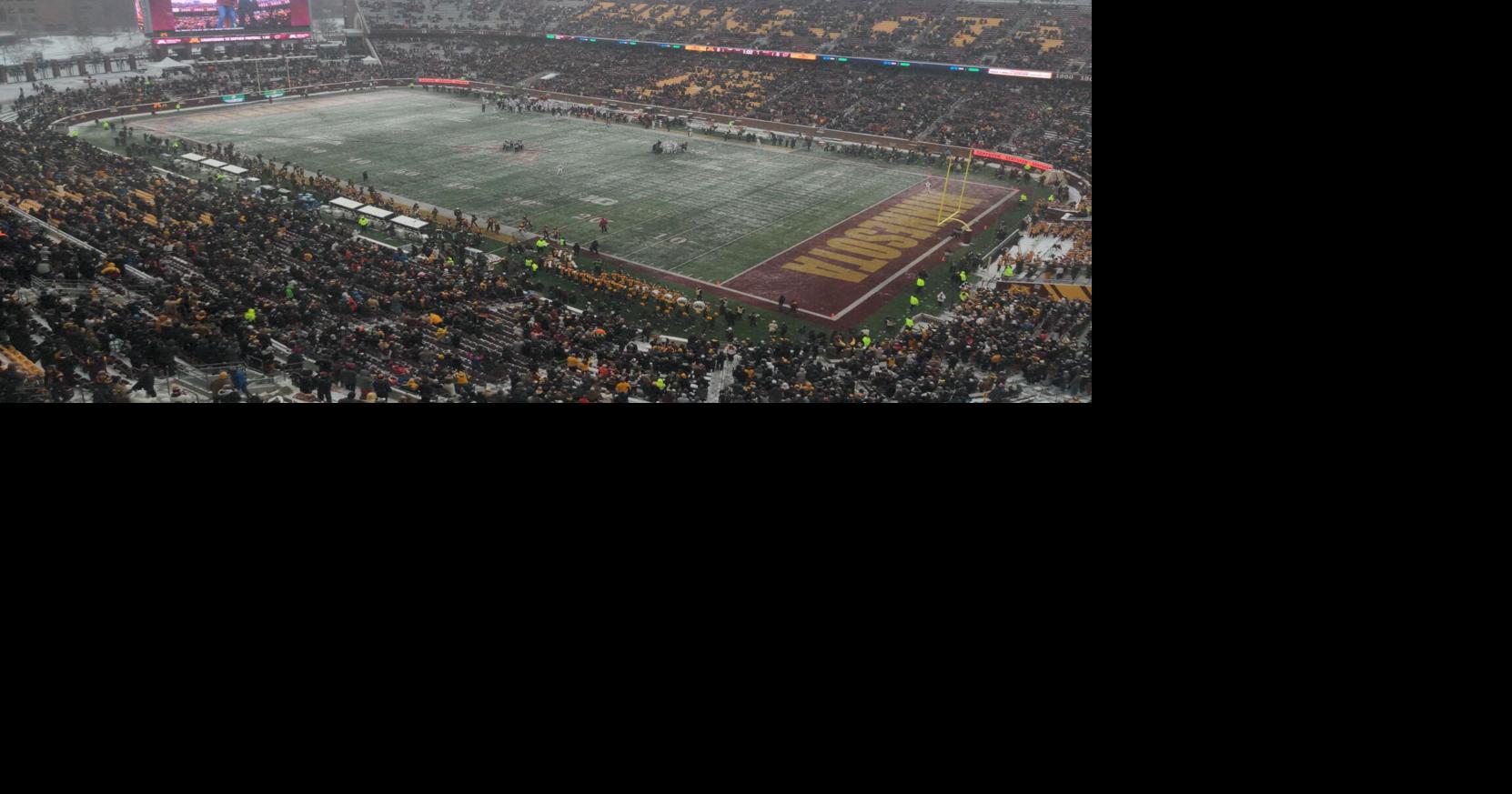 Live updates: Long TD run pushes Minnesota lead over Wisconsin to 10-0 late in 2nd quarter