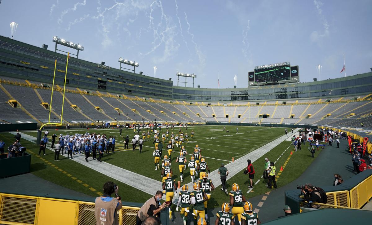 With A Future So Bright He S Got To Wear Shades Aaron Jones Shows He S An Upper Echelon Nfl Back Pro Football Madison Com Aaron jones for a 75 yard dash touchdown to start the 2nd half!