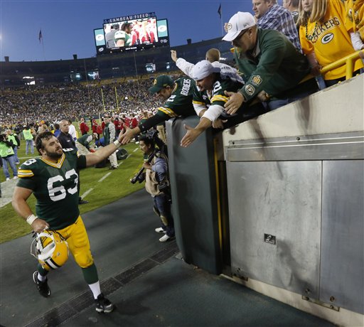 Report: Packers sign Jeff Saturday, Manning's former center in Indy