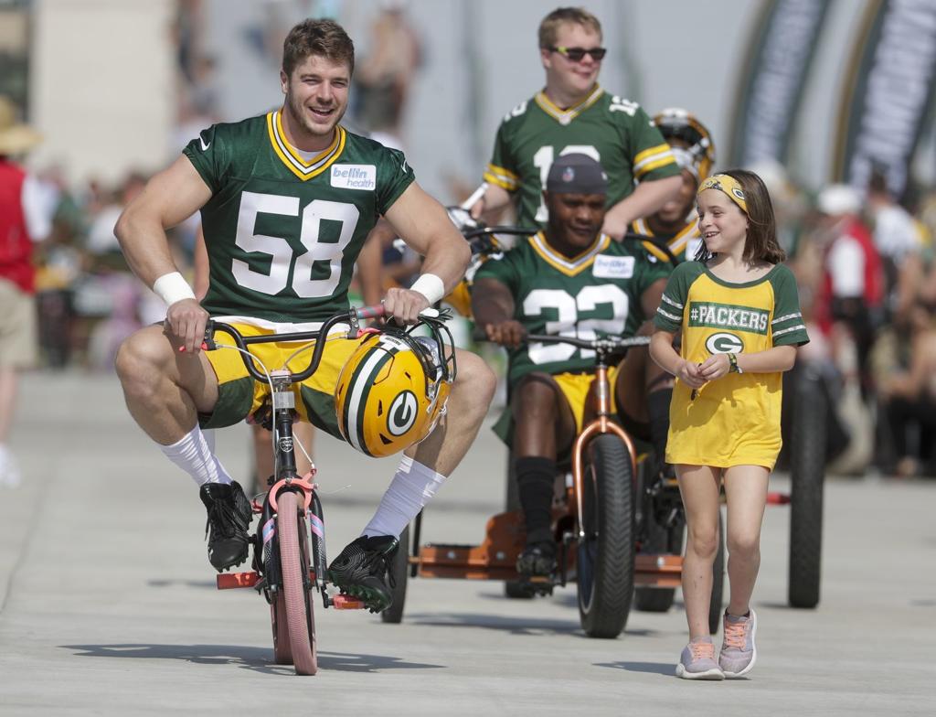 Aaron Rodgers Others In Packers Locker Room Surprised By Mike Daniels Sudden Release Pro Football Madison Com