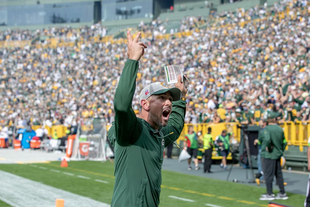 Fans meet Packers' AJ Dillon at Forward Madison match