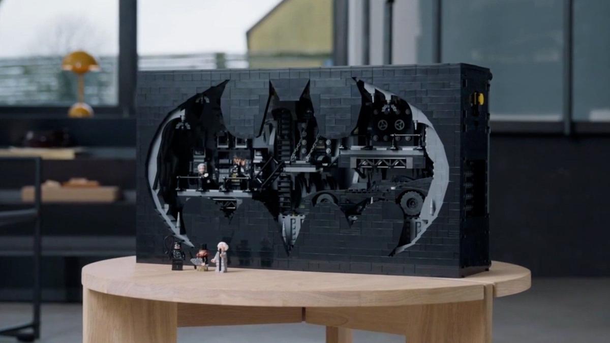 LEGO's Batman Returns Batcave Is A Punishingly Tedious Build, But It's  Worth The Time And Effort