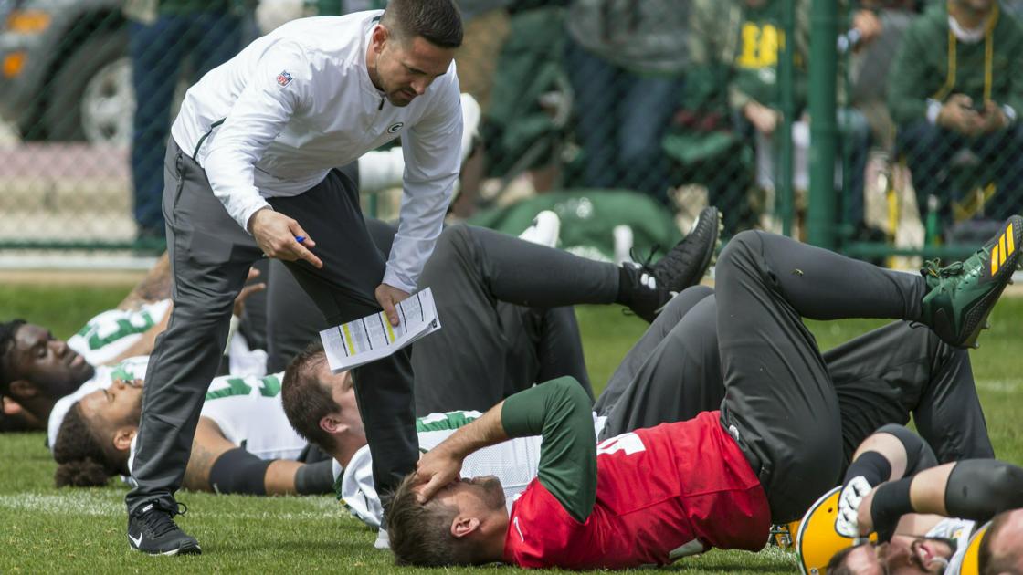 Aaron Rodgers Wasn T Who You Thought He Was In Game Of Thrones And He Didn T Like The Finale Either Pro Football Madison Com