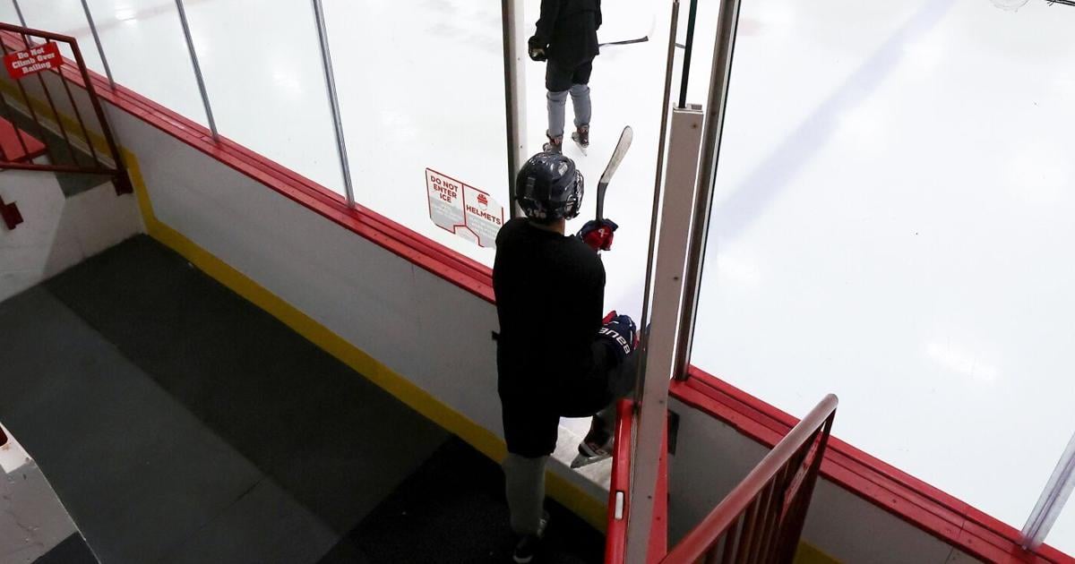 HIDING IN PLAIN SIGHT Boards that NHL stars once played inside now serve skaters in Sun Prairie