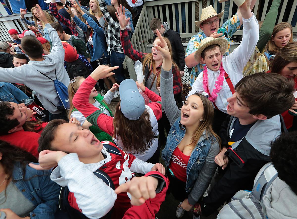 Mifflin Street Is Filled With 12 000 Partiers For Annual Block Party Local News Madison Com