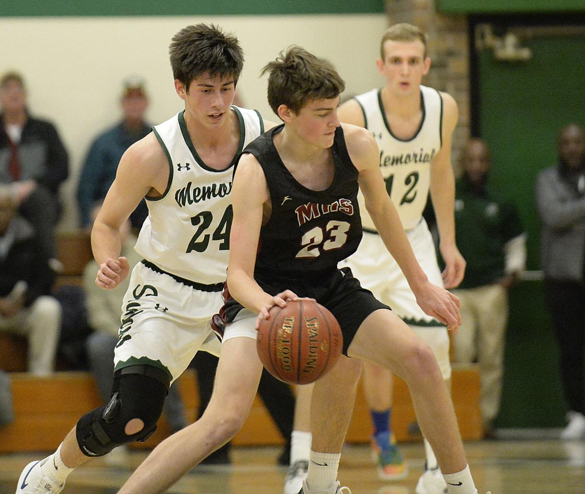 Middleton-at-Madison-Memorial-Wisconsin-boys-high-school-basketball-02-H6A0487-12202019203853 (copy)