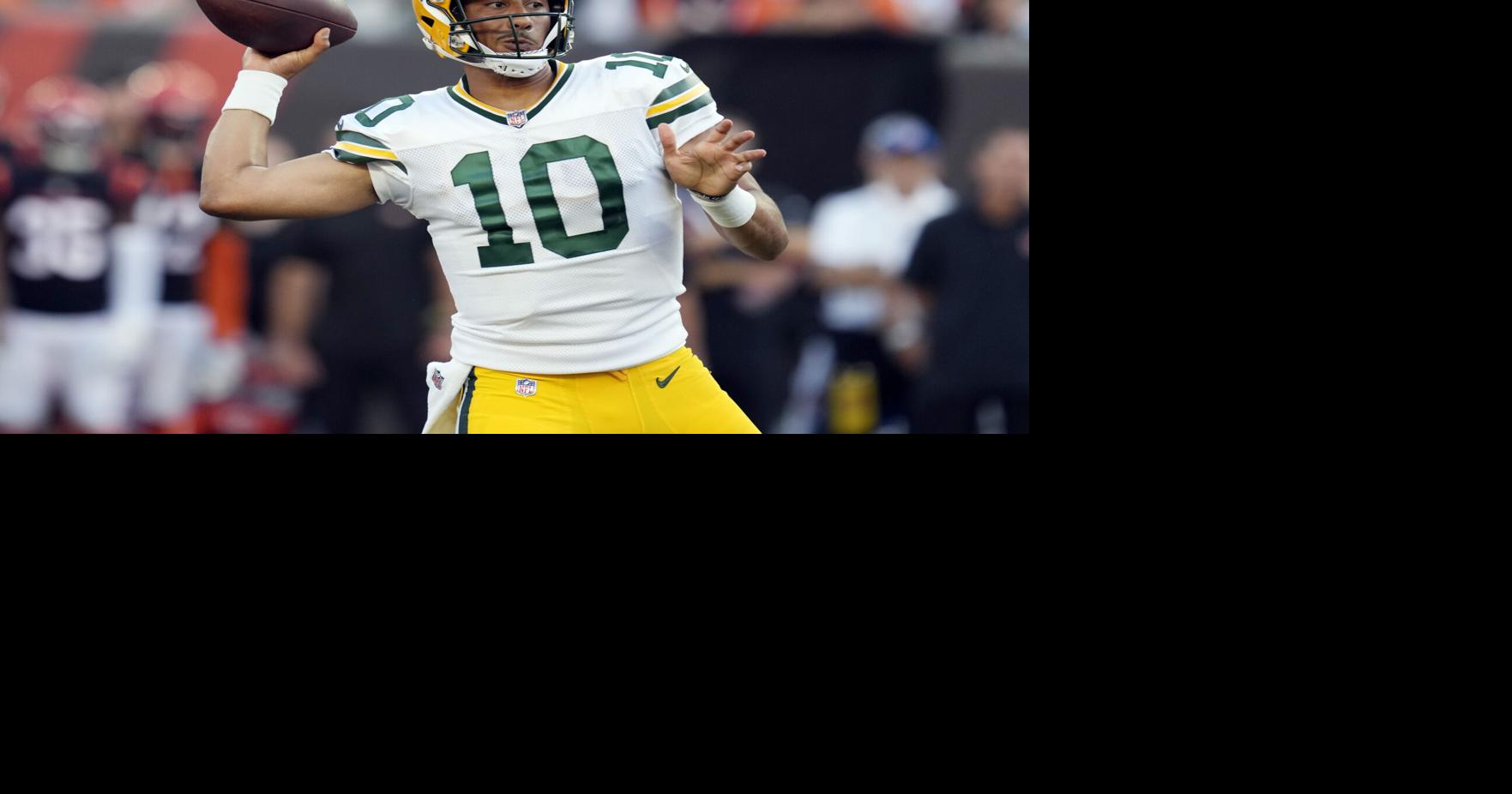 Green Bay, Wisconsin, USA. 2nd Oct, 2022. Green Bay Packers running back  Aaron Jones (33) signals first down after his run during the NFL football  game between the New England Patriots and