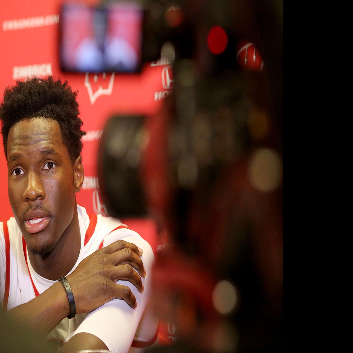 Uw Star Nigel Hayes Tweets On Race And Police Spark This Week S