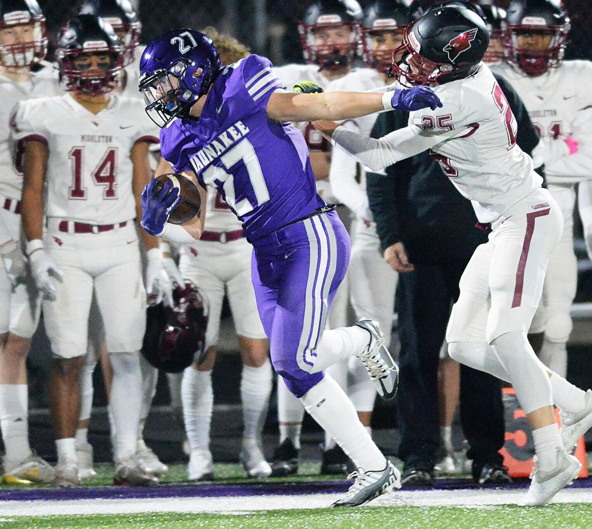 Touchdown in closing seconds sends Waunakee past Middleton in WIAA playoffs