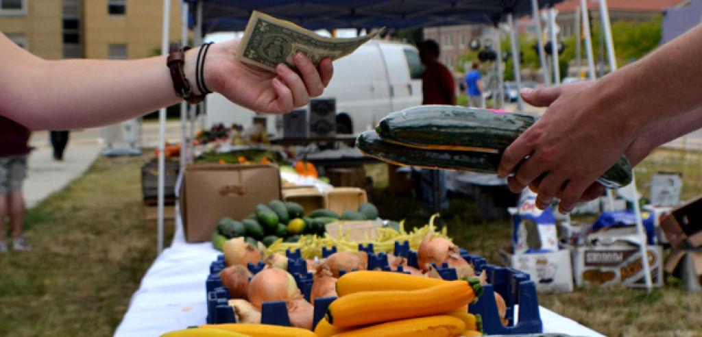 South Madison Farmers Market Has New >> Campus Farmers Market To Take Place Thursdays Through October South Madison Farmers Market Has New >> Campus Farmers Market To Take Place Thursdays Through October