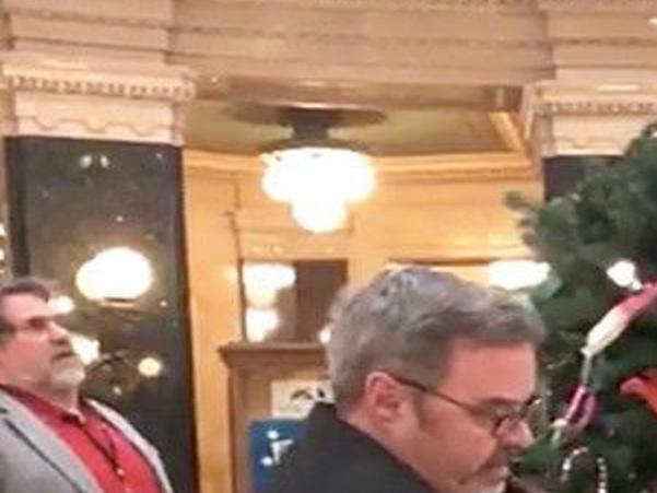 Kerfuffle Christmas 2022 Christmas Tree Kerfuffle Tests Rules On Free Expression At Capitol | Local  Government | Madison.com