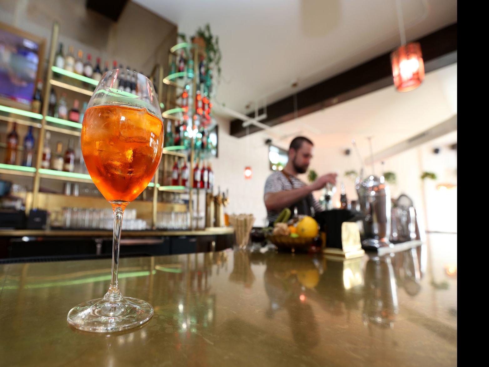 Restaurant Review Bar Corallini Makes A Spritzy Splash On Atwood Food Drink Madison Com