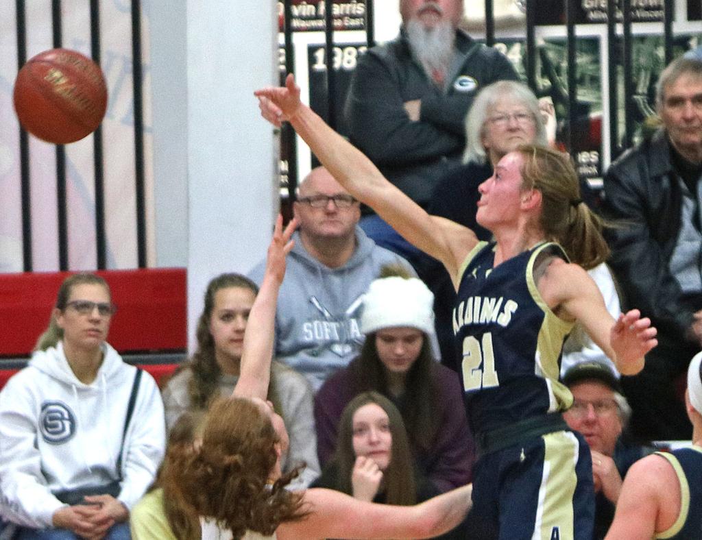 La Crosse Aquinas Lexi Donarski Earns Wbca S Miss Basketball