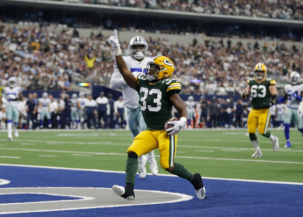 Tom Oates Packers Offense Showcases Full Potential As Aaron Jones Shreds Cowboys Pro Football Madison Com Abstract wallpaper, digital art, painting, women, face, artwork.