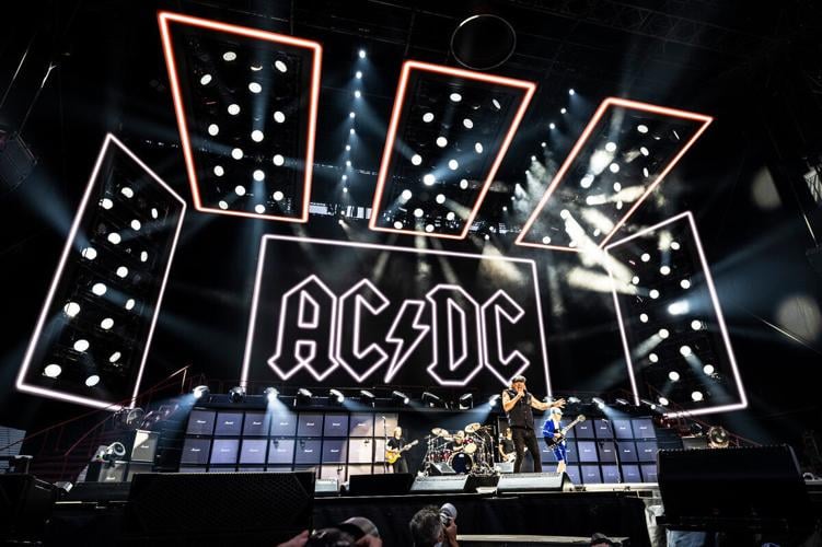 AC/DC charges up Camp Randall