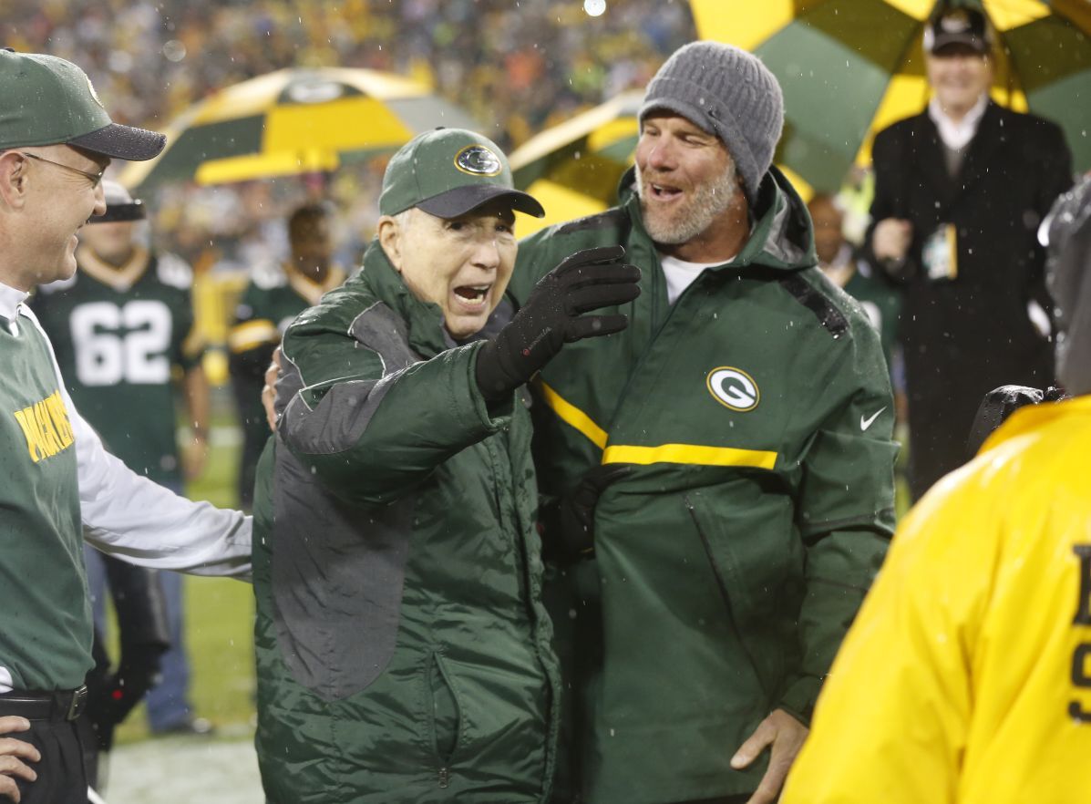 Aaron Rodgers, Brett Favre, Bart Starr Among 22 QB Finalists For NFL ...