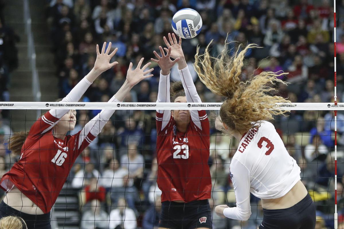 Fighting to the finish: Wisconsin Badgers volleyball team swept by Stanford  Cardinal in NCAA final