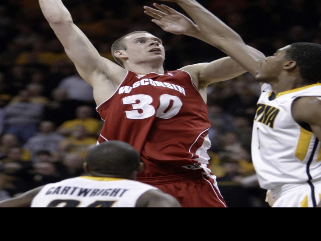 Uw Men S Basketball Badgers Leuer Is Showing He S A Forward
