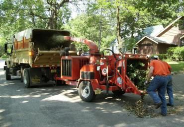 madison brush over collection starts pickup leaf city chipper collecting regular season streets crews waste branch wood use