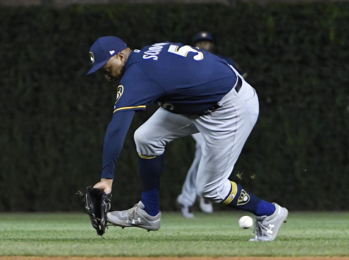 Jonathan Schoop error, AP photo
