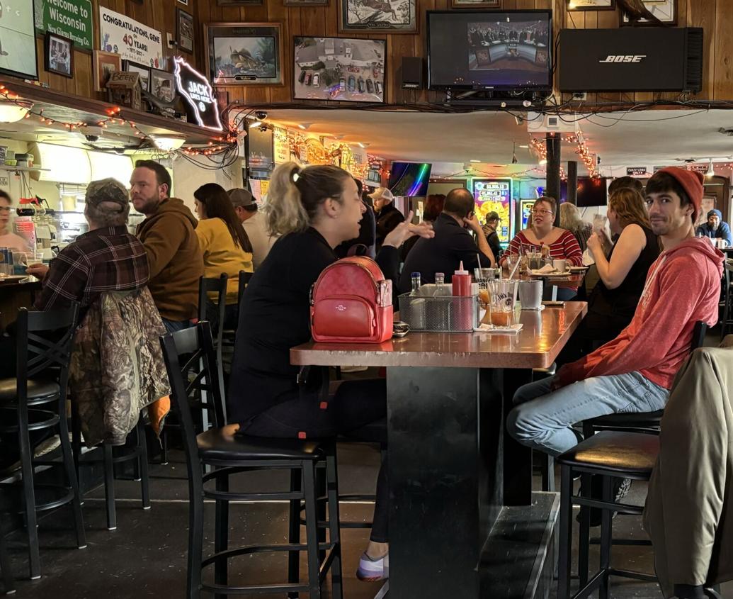 Review: 'Smut and Eggs' still going strong at Bennett's