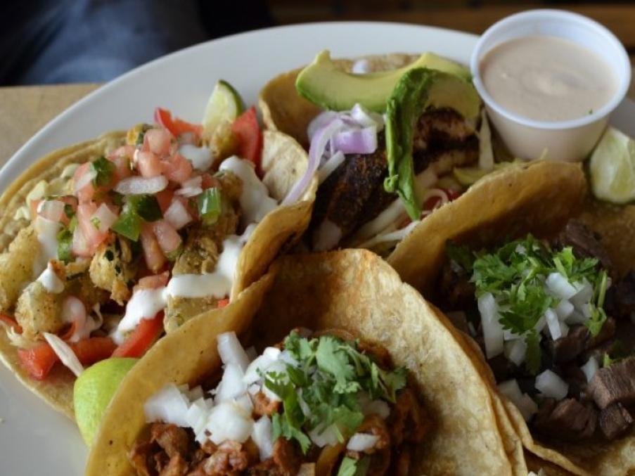 Let S Eat For 7 70 Find Taco Paradise In The Woodman S Parking Lot Dining Reviews Madison Com