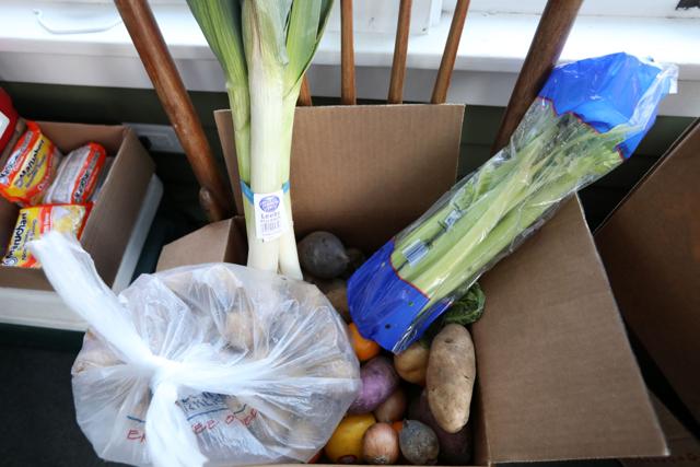 'Here to help': Single mom converts front porch into food ...