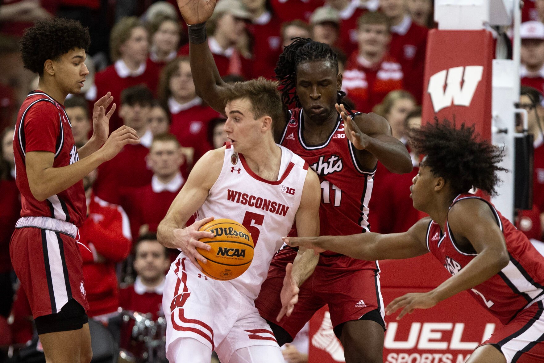 That's How Much The Wisconsin Men's Basketball Team Gets For Playing At ...